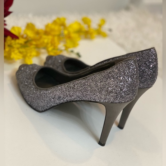 NINE WEST brand shoes women size 8.5 US, brilliant sparkling Gray. - Picture 2 of 5